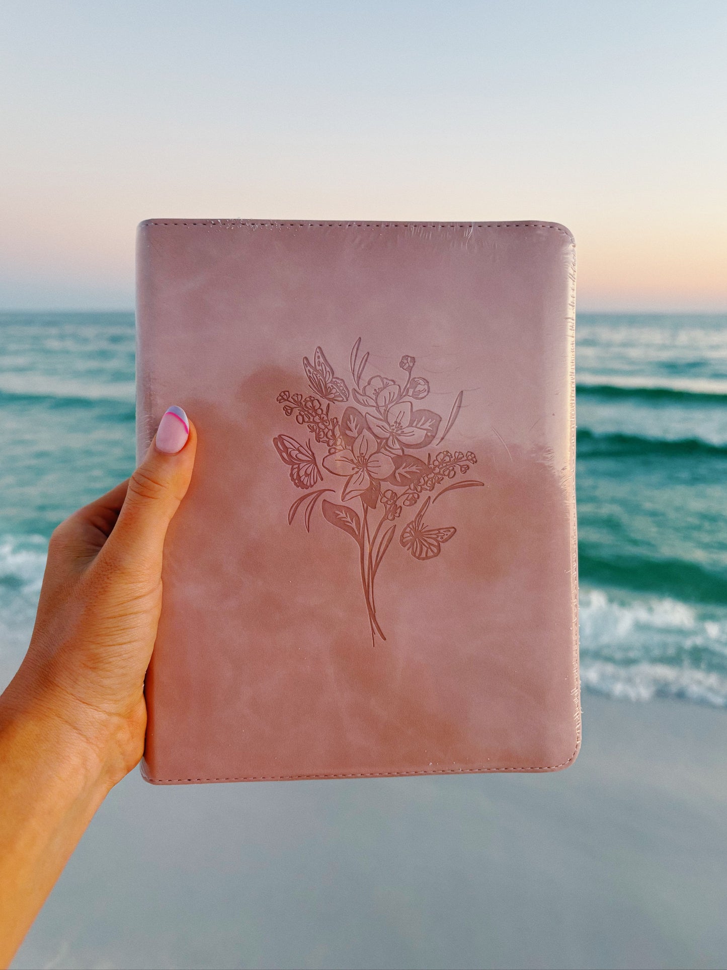 Hosanna Revival NLT Notetaking Bible