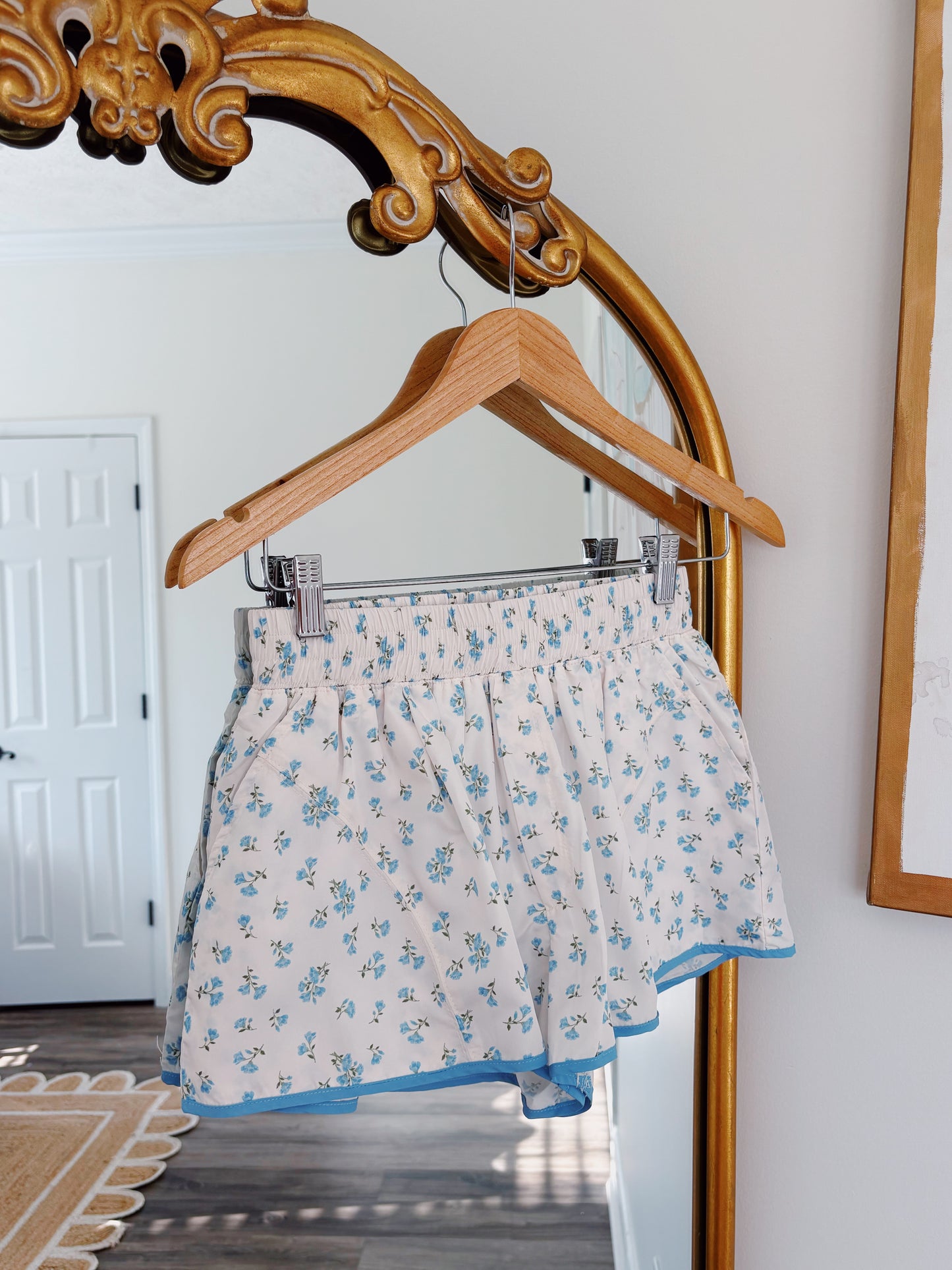 Ditsy Flower Printed Shorts in Blue