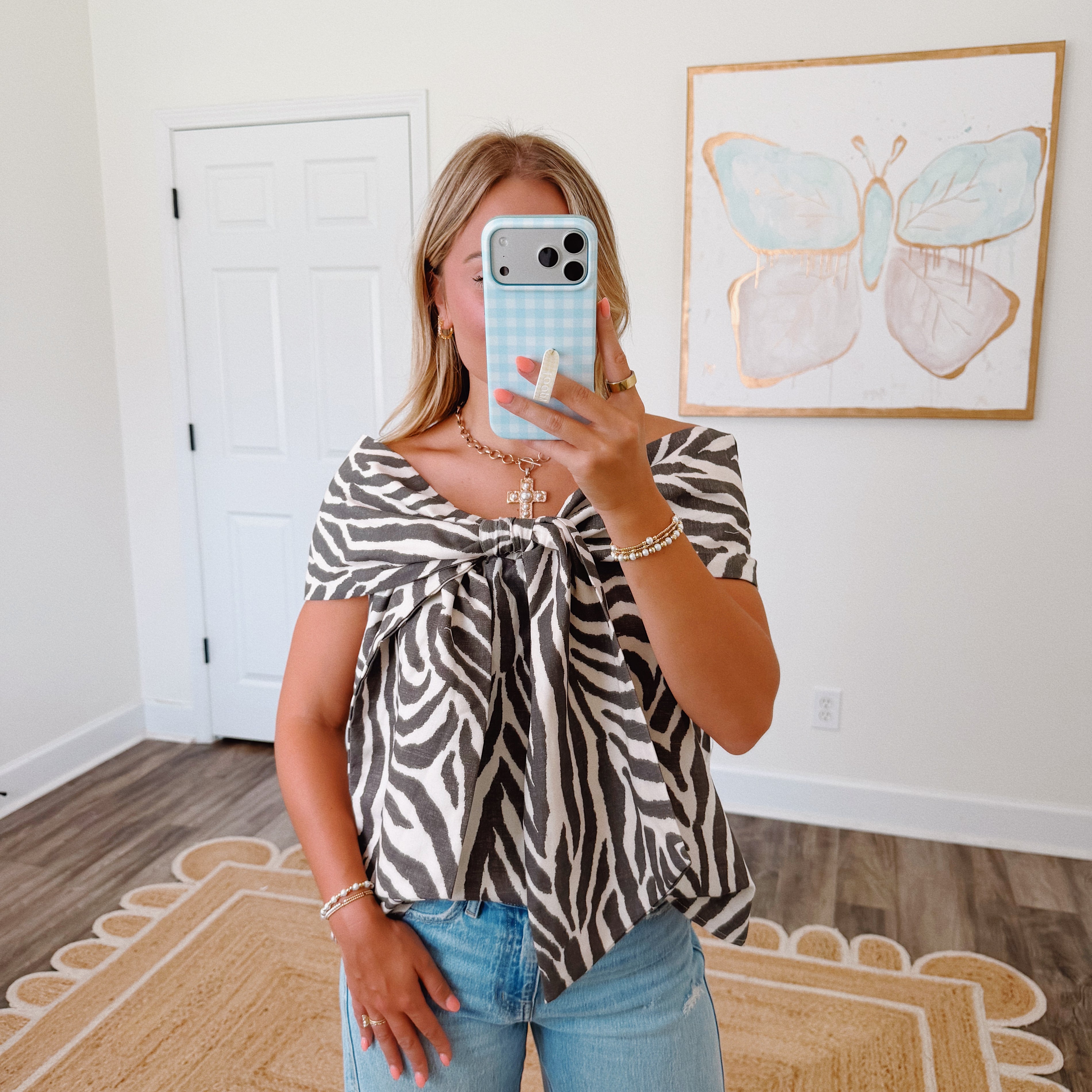 Main Attraction Top