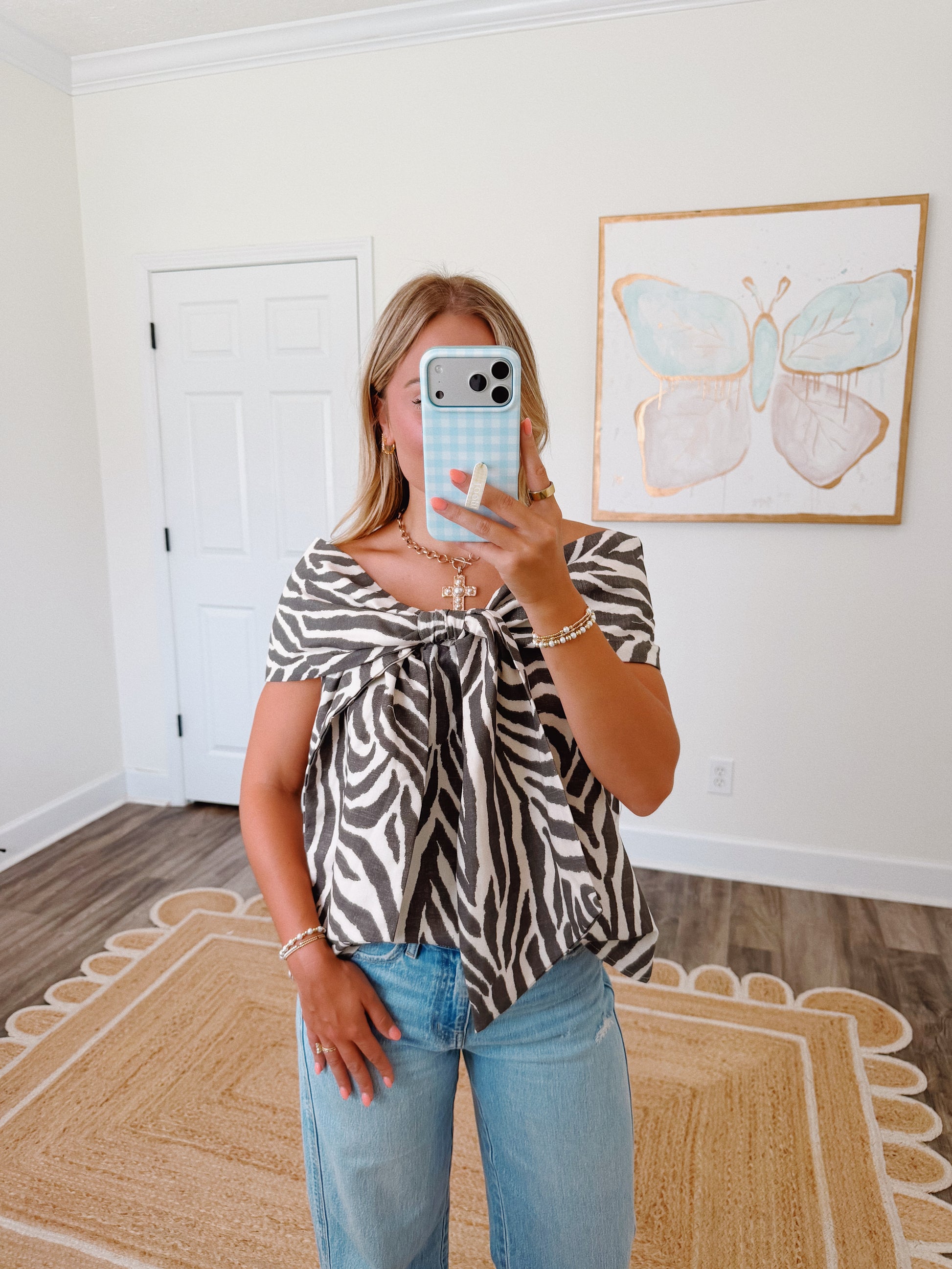 Main Attraction Top