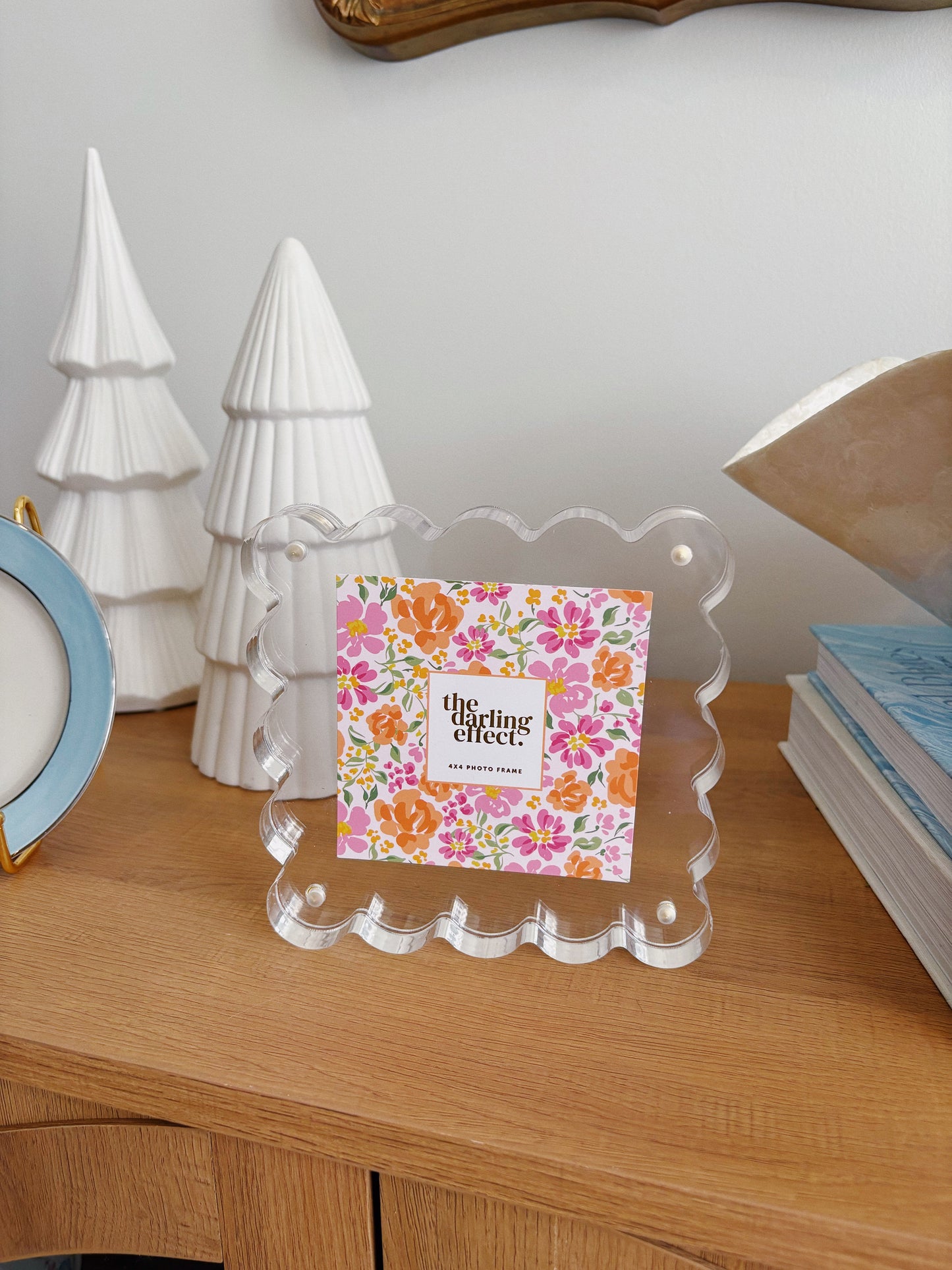 Square Scalloped Acrylic Picture Frame