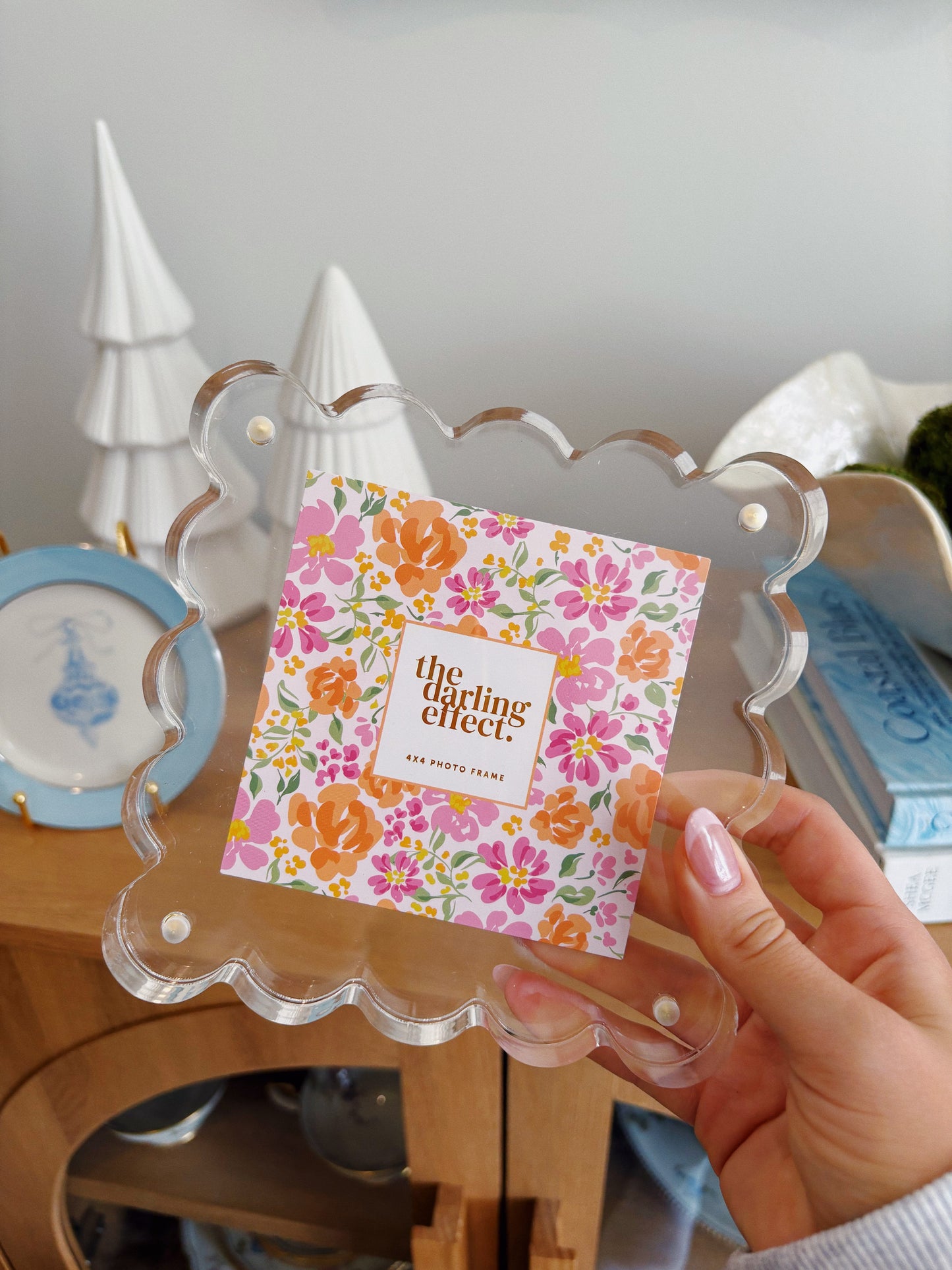 Square Scalloped Acrylic Picture Frame