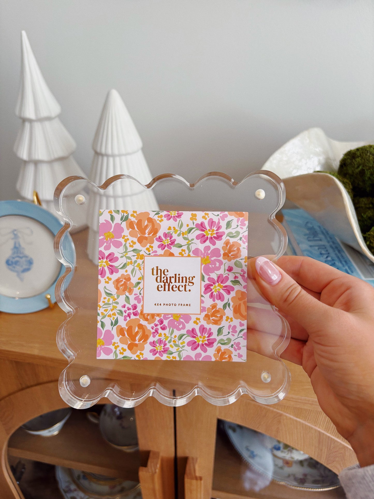 Square Scalloped Acrylic Picture Frame