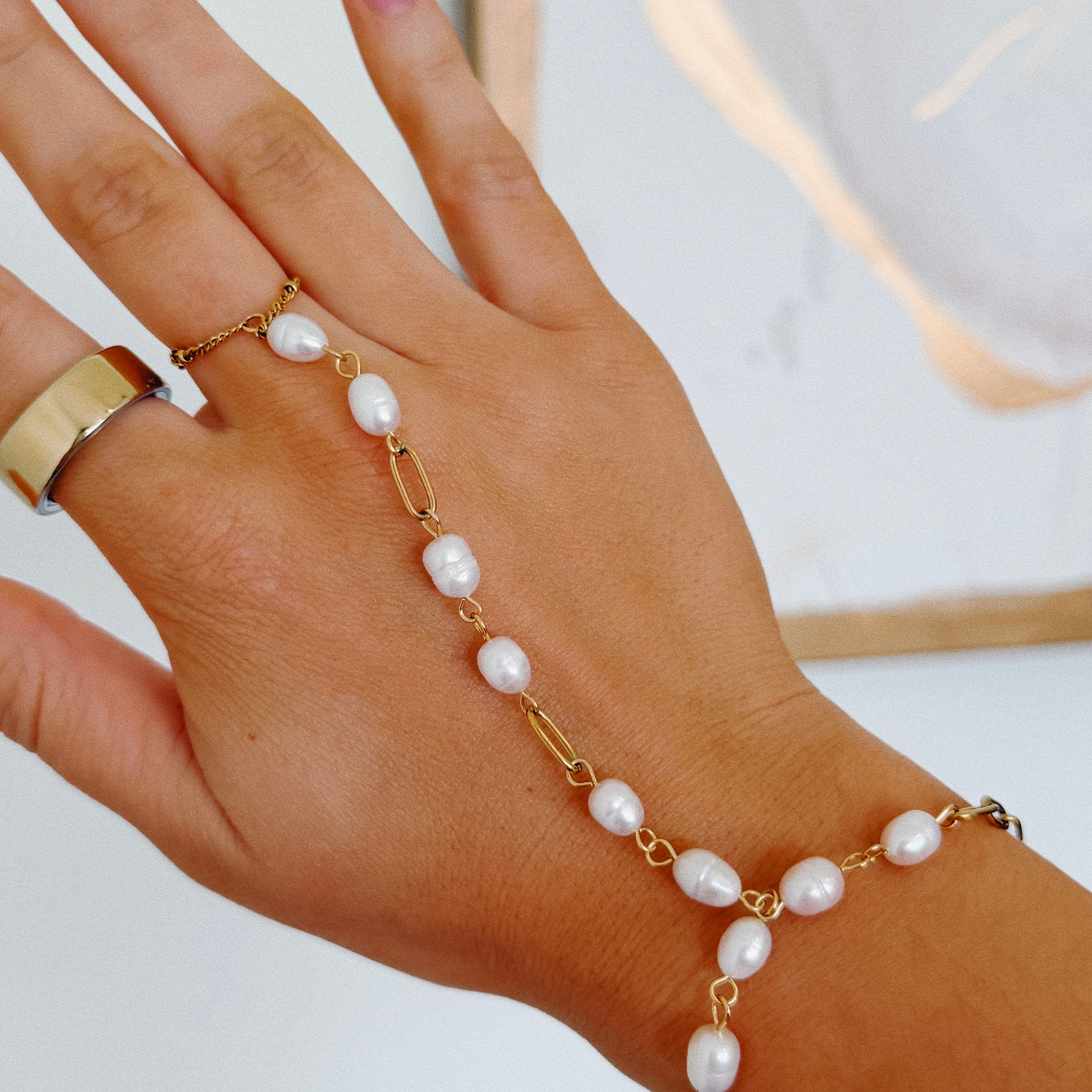 Pearl Hand Chain *Waterproof*