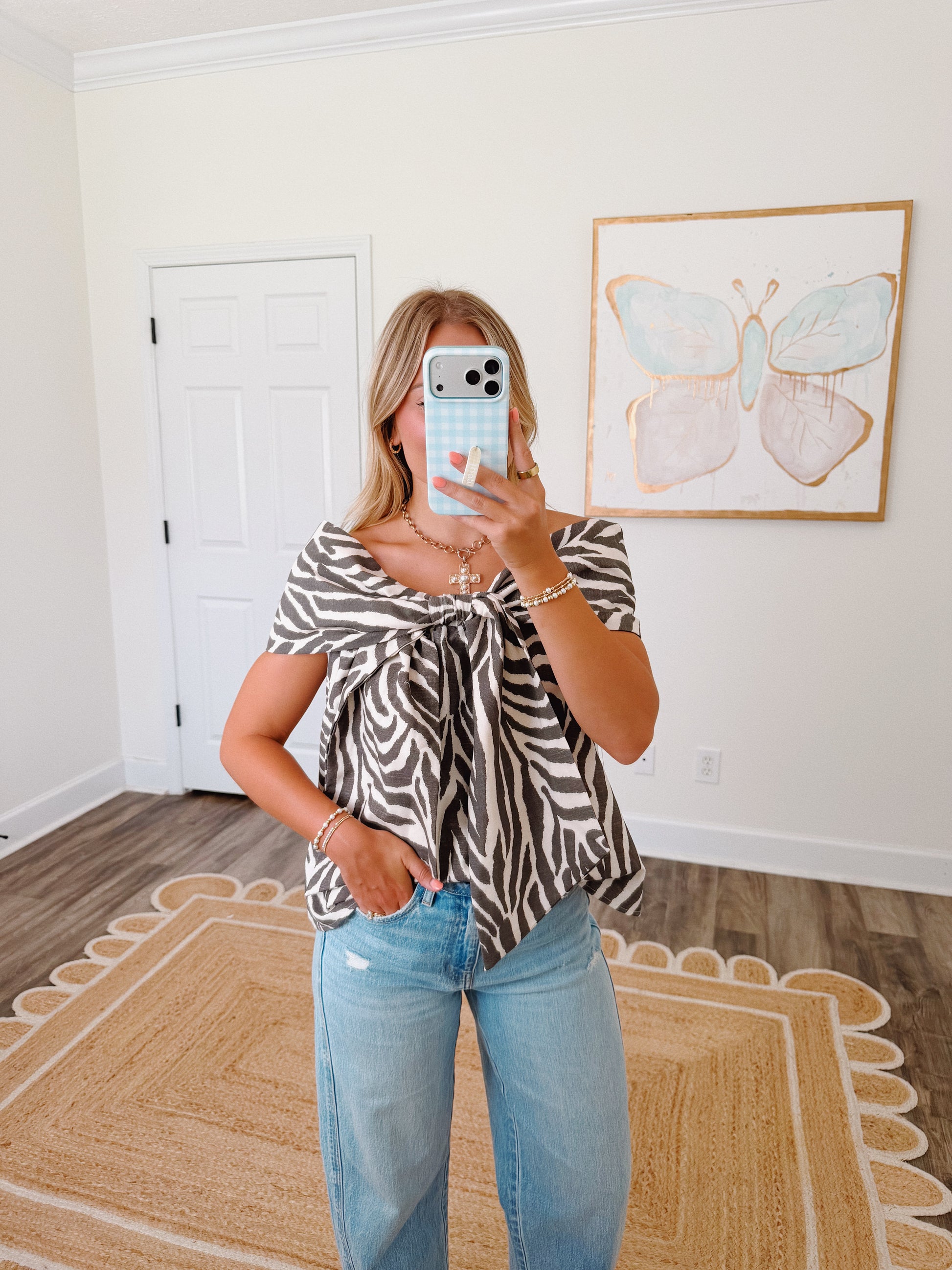 Main Attraction Top
