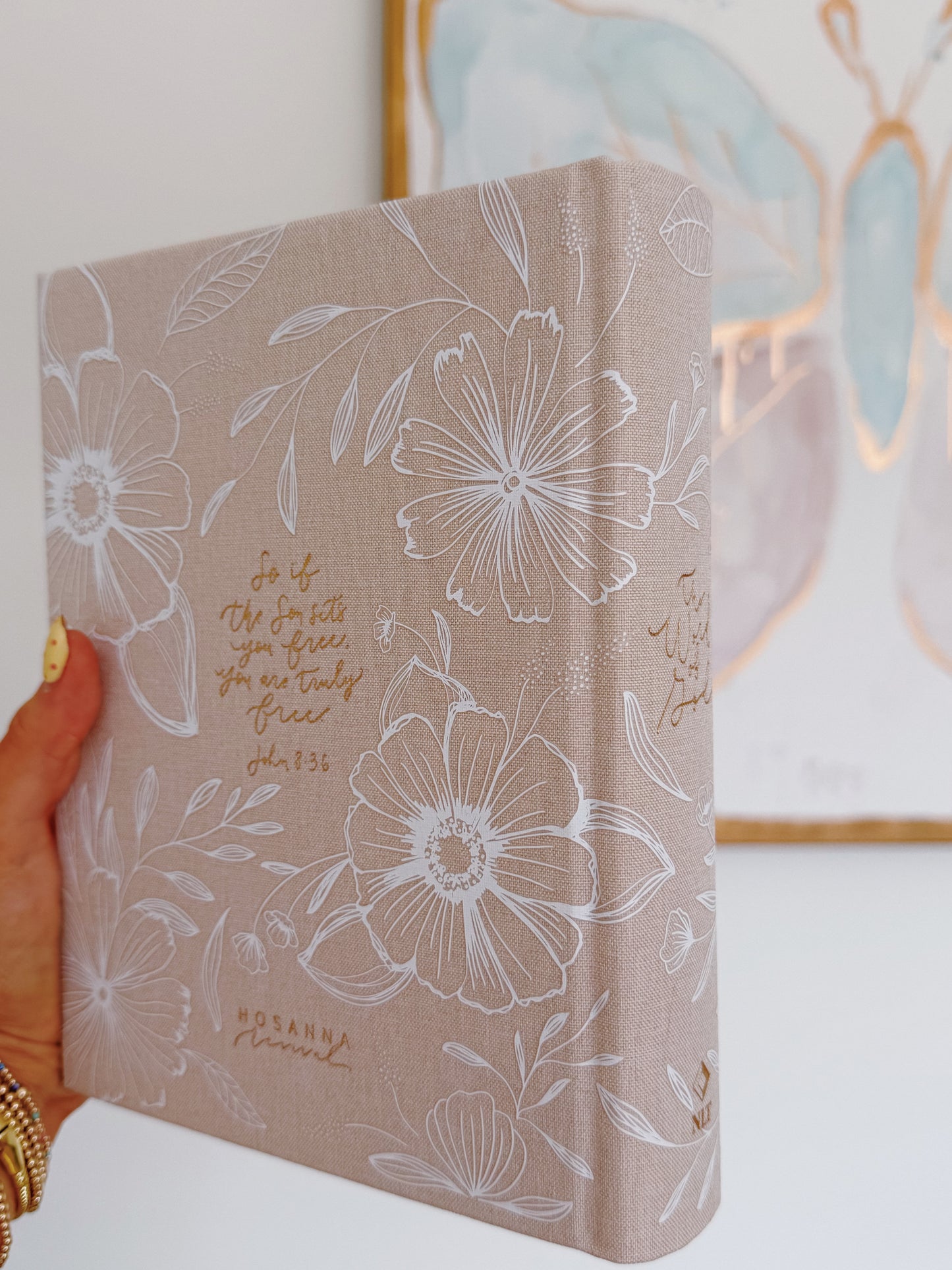 Sweet Grace NLT Notetaking Bible