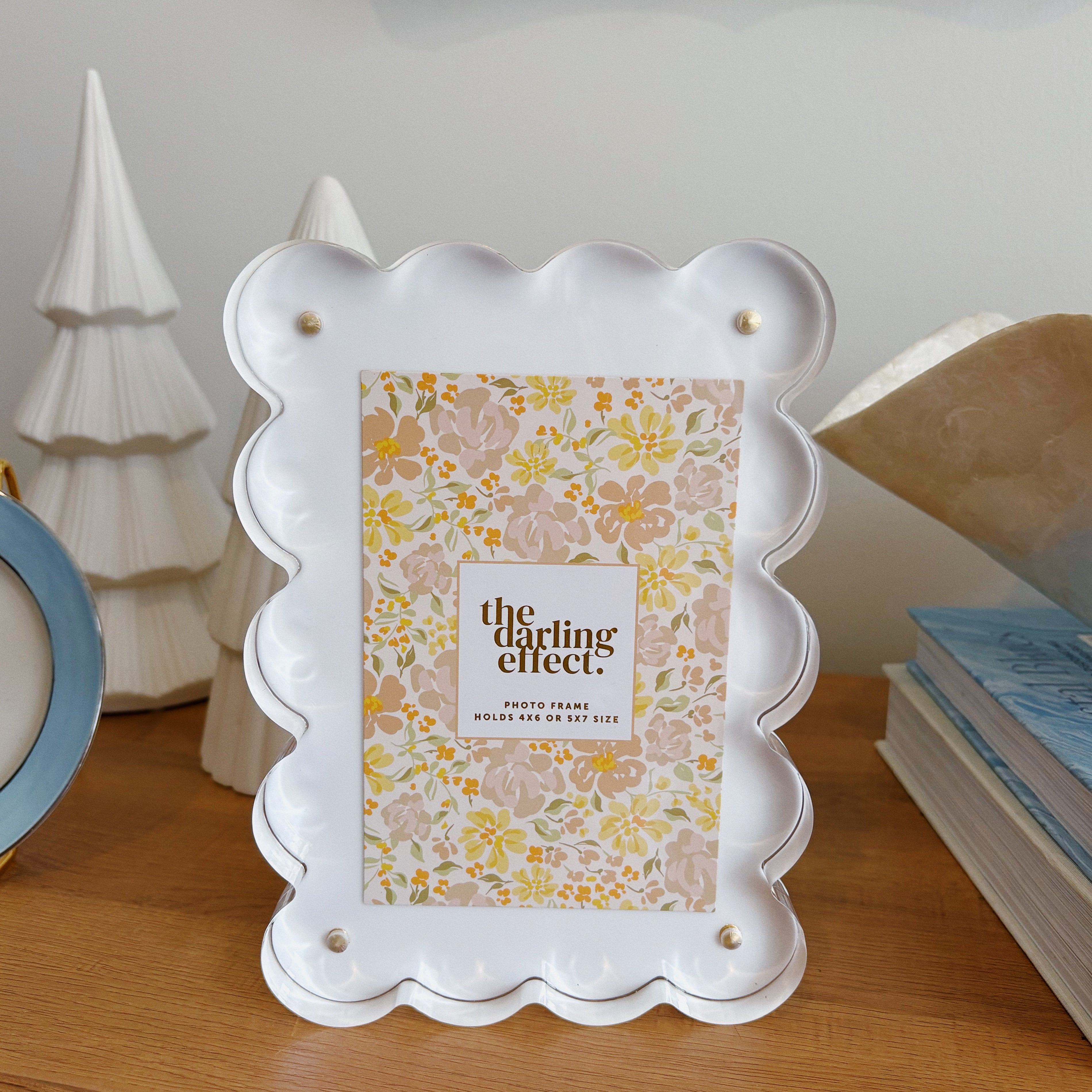 Rectangle Scalloped Acrylic Picture Frame