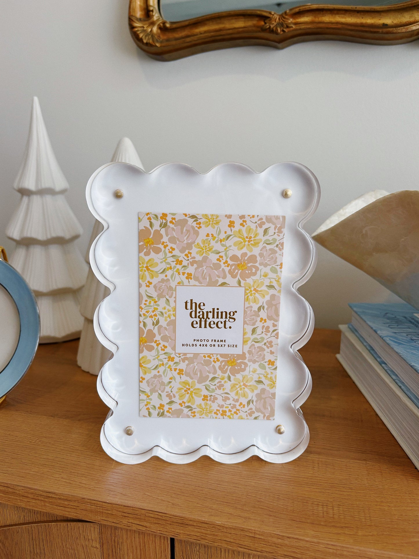 Rectangle Scalloped Acrylic Picture Frame